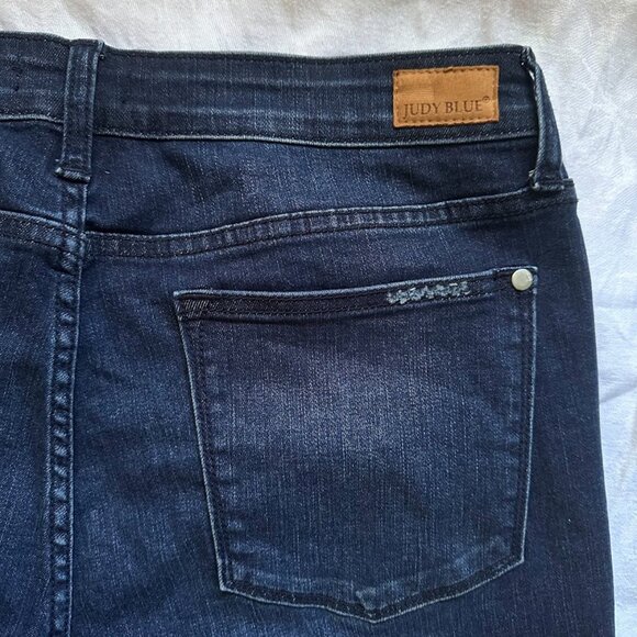 Judy Blue Navy Dark Wash High-Rise Boyfriend Jeans Size 13/31 Distressed Details - Picture 11 of 12